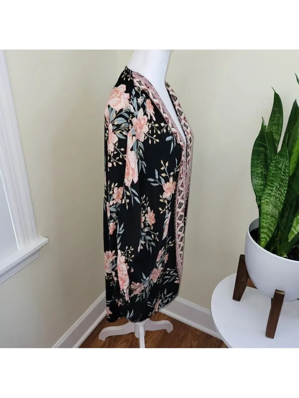 Billabong Floral Kimono Black/Pink Floral Open Front Cardigan Women's S/M